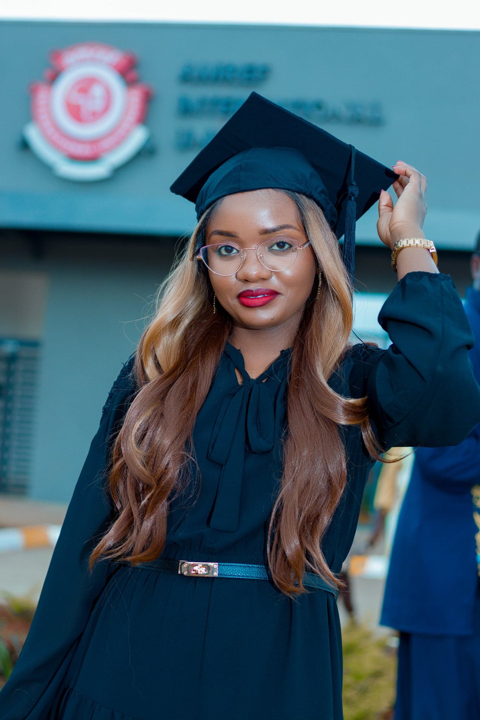 One graduation, four hundred portraits, one afternoon — photo 6